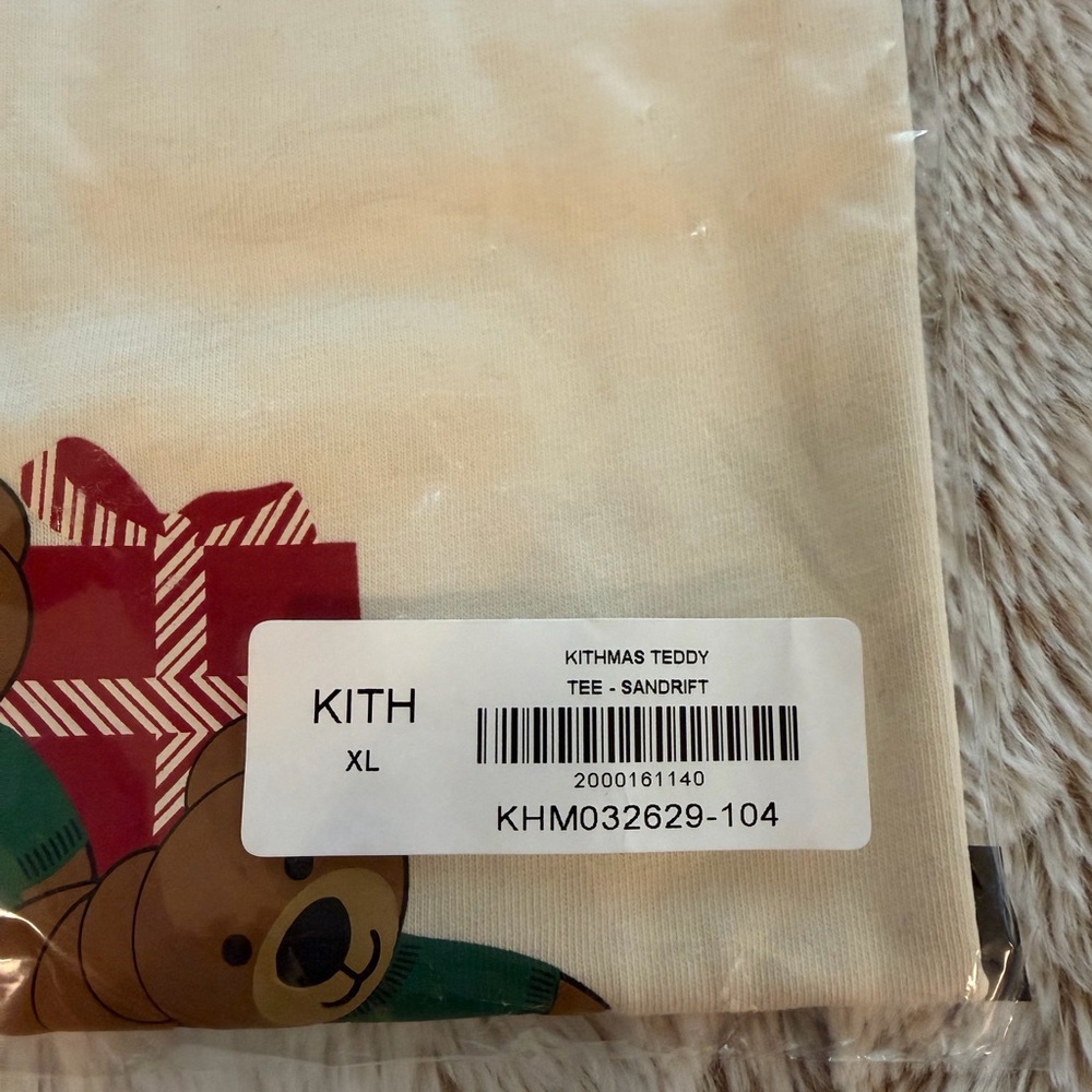 Kith Cream T-Shirt with Bear Graphic - Picture 2 of 2